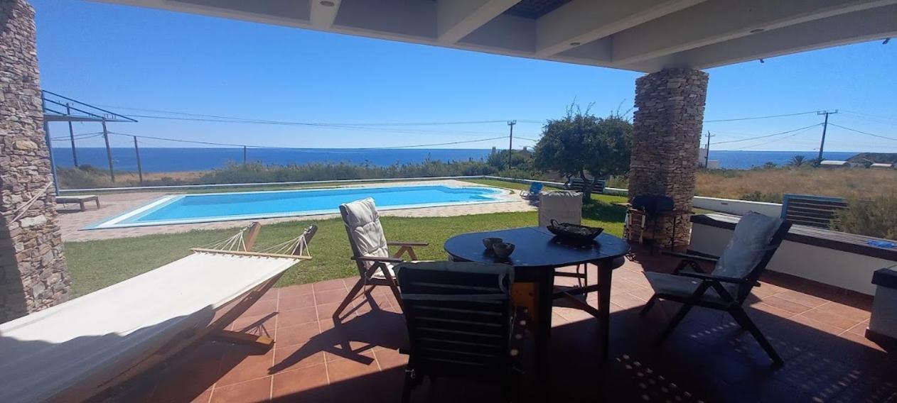 Cristelia Seafront & Pool Villa Lakhaniá Exterior foto